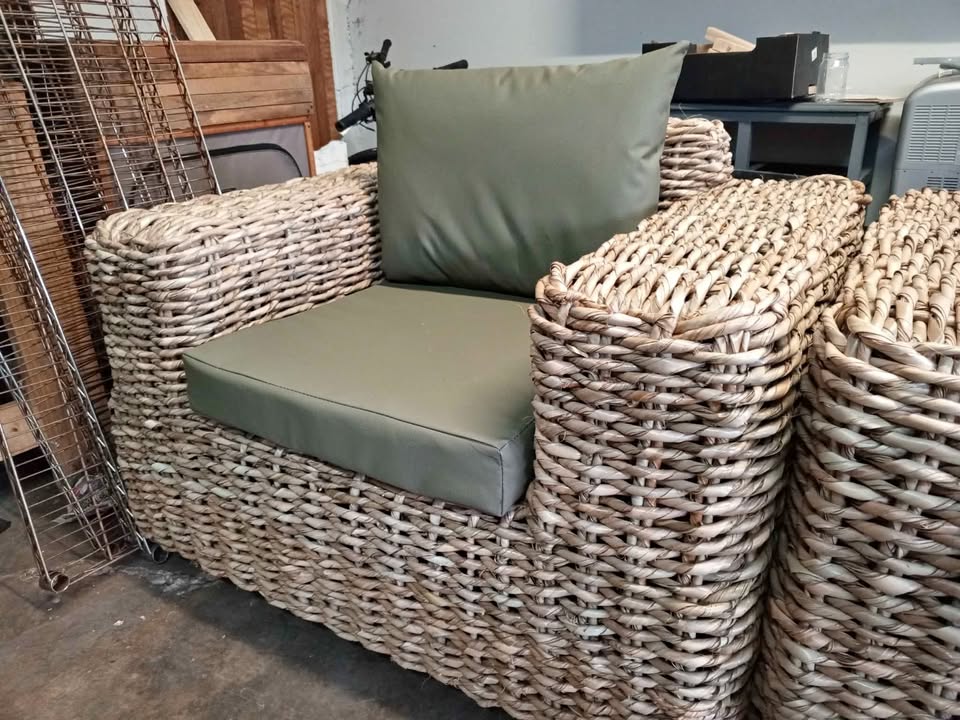 1 seater wicker chair